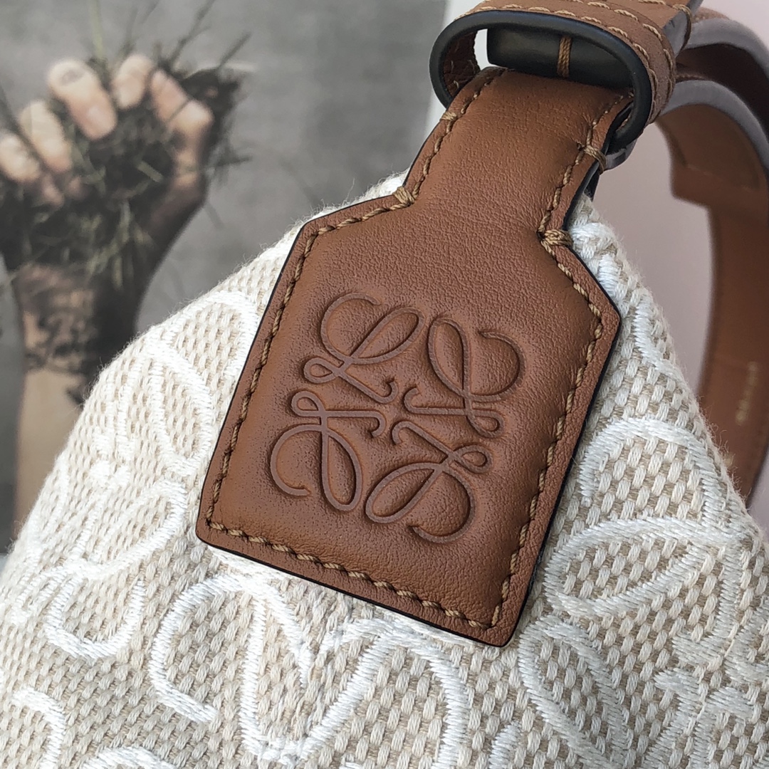 L0ew* small cubi bag anagram jacquard and calfskin ecru a906k75x04 21 x 12 x 17 cm