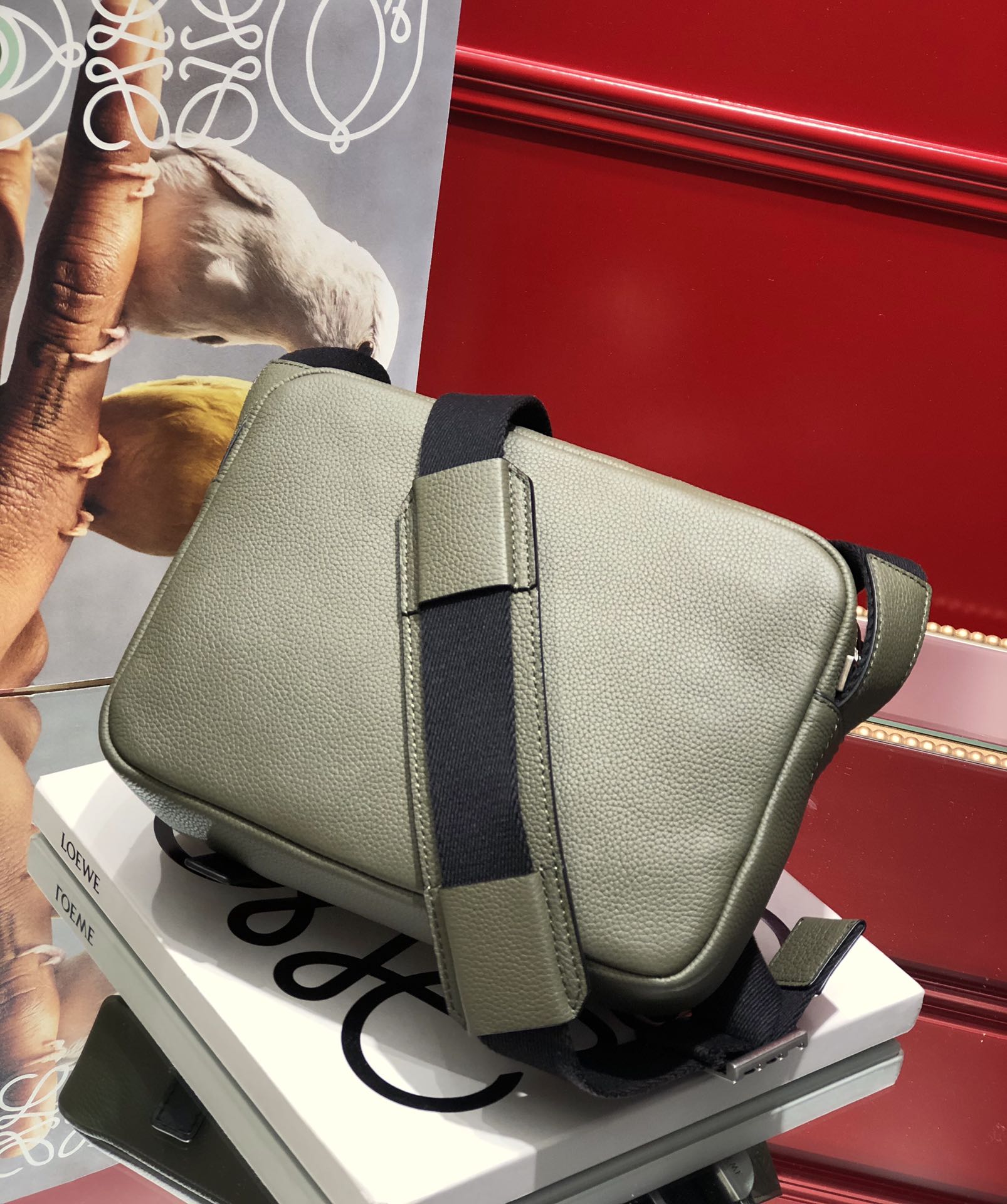 L0ew* xs military messenger bag soft grained calfskin khakki green 23 × 18 × 9 cm