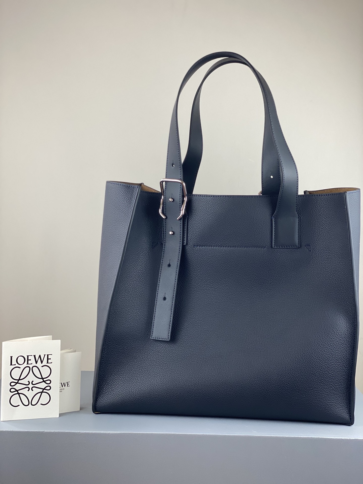 L0ew* buckle tote bag soft grained calfskin ocean 335.28.z62 36 x 33 x 17 cm