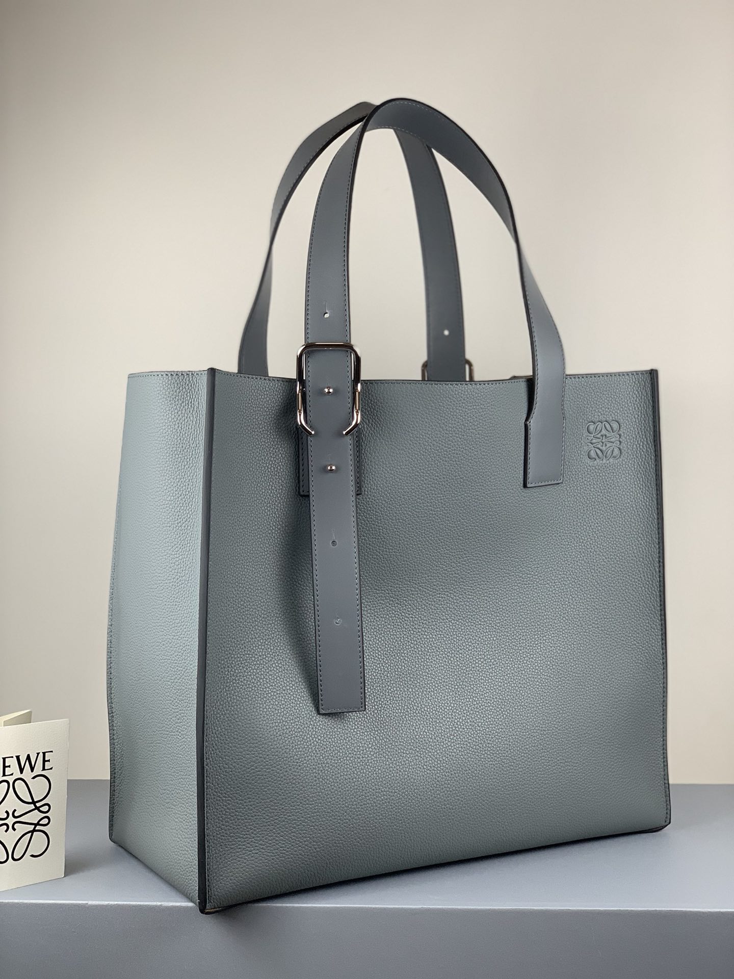 L0ew* buckle tote bag soft grained calfskin anthracite grey 335.28.z62 36 x 33 x 17 cm