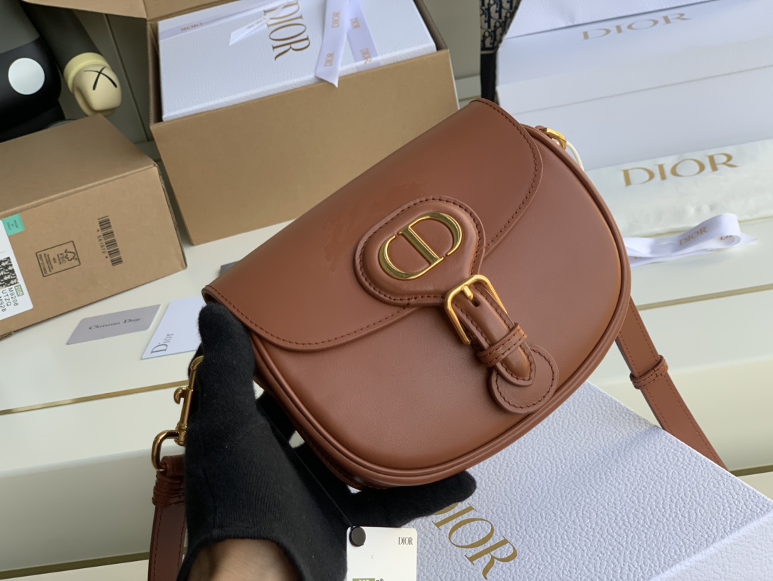 D10r small bobby bag box calfskin brown m9317 18 x 14 x 5 cm