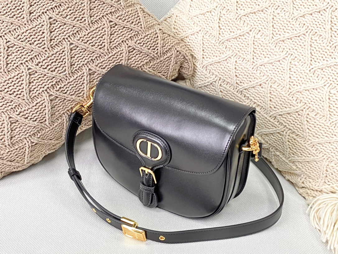 D10r medium bobby bag black box calfskin m9319umol 22 x 7 x 18 cm