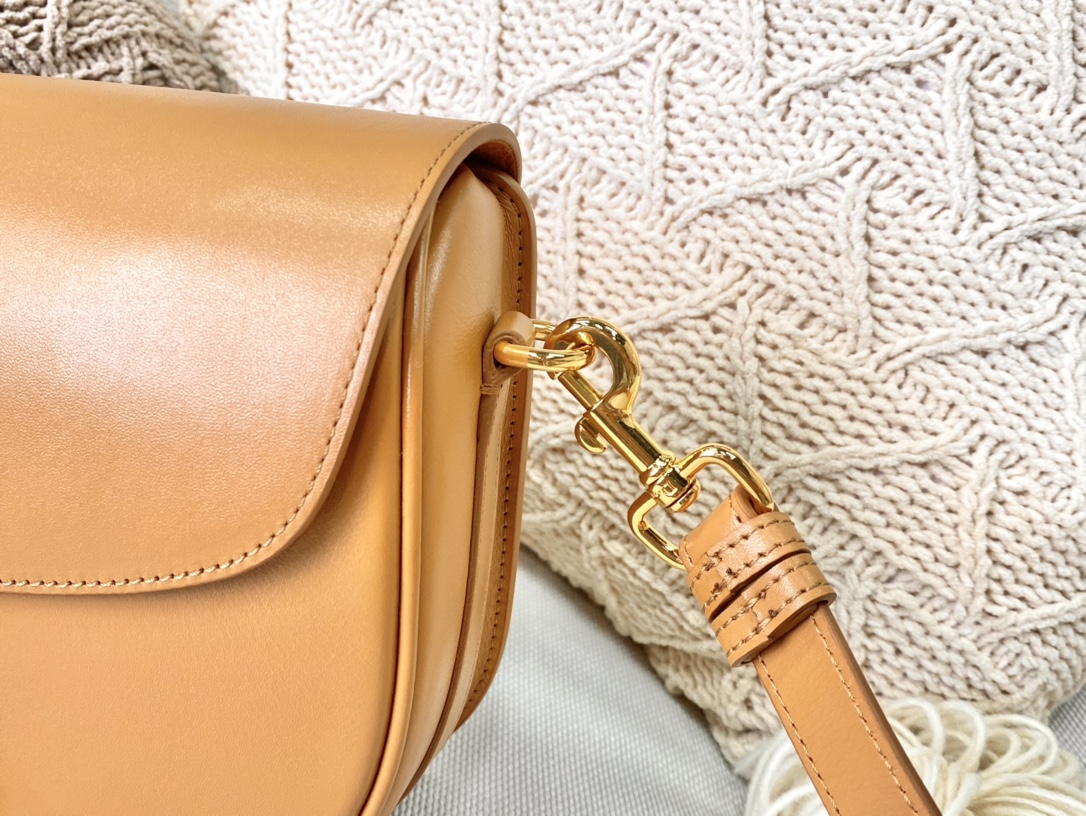 D10r medium bobby bag box calfskin tan m9319umol 22 x 17 x 6 cm