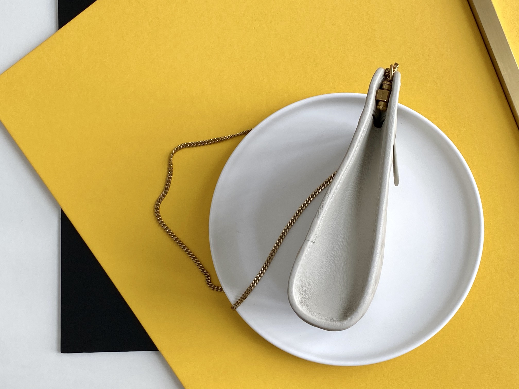 Y51 victoire baby clutch lambskin leather white 65736118 28.5 × 19.5 × 5.5 cm