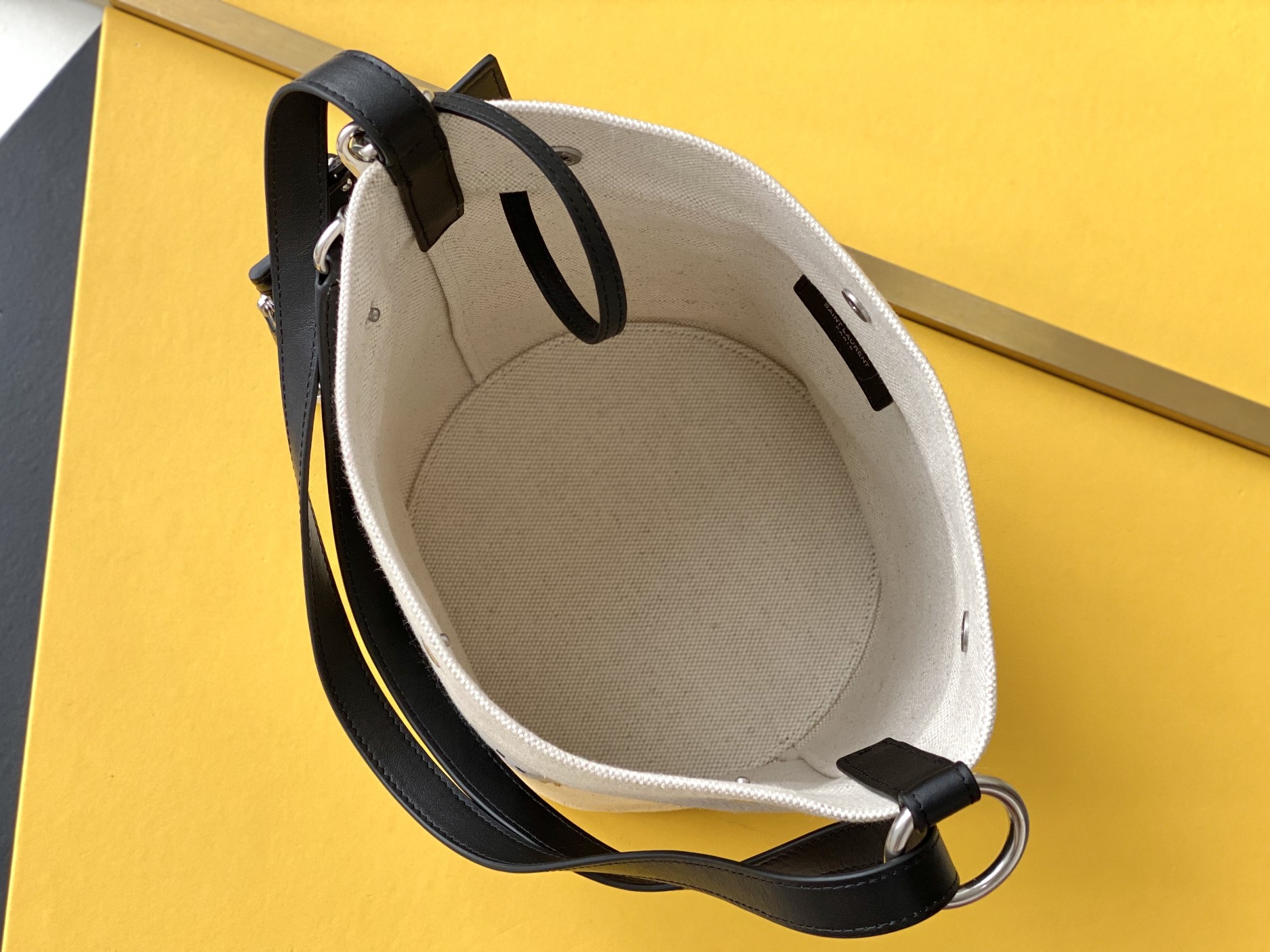 Y51 rive gauche bucket bag linen white 669299 20 x 30 x 28.5 cm