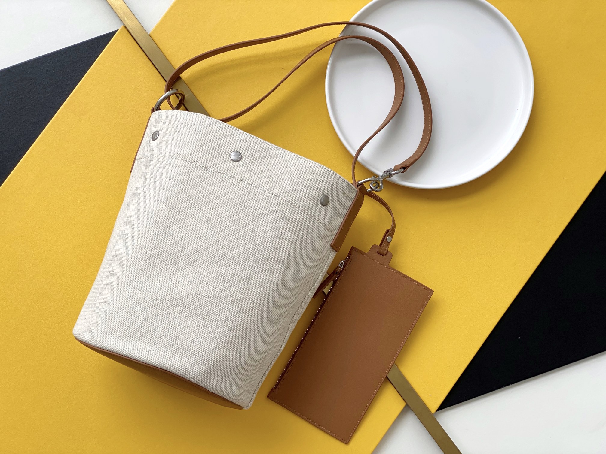 Y51 rive gauche bucket bag linen natural 669299 20 x 30 x 28.5 cm