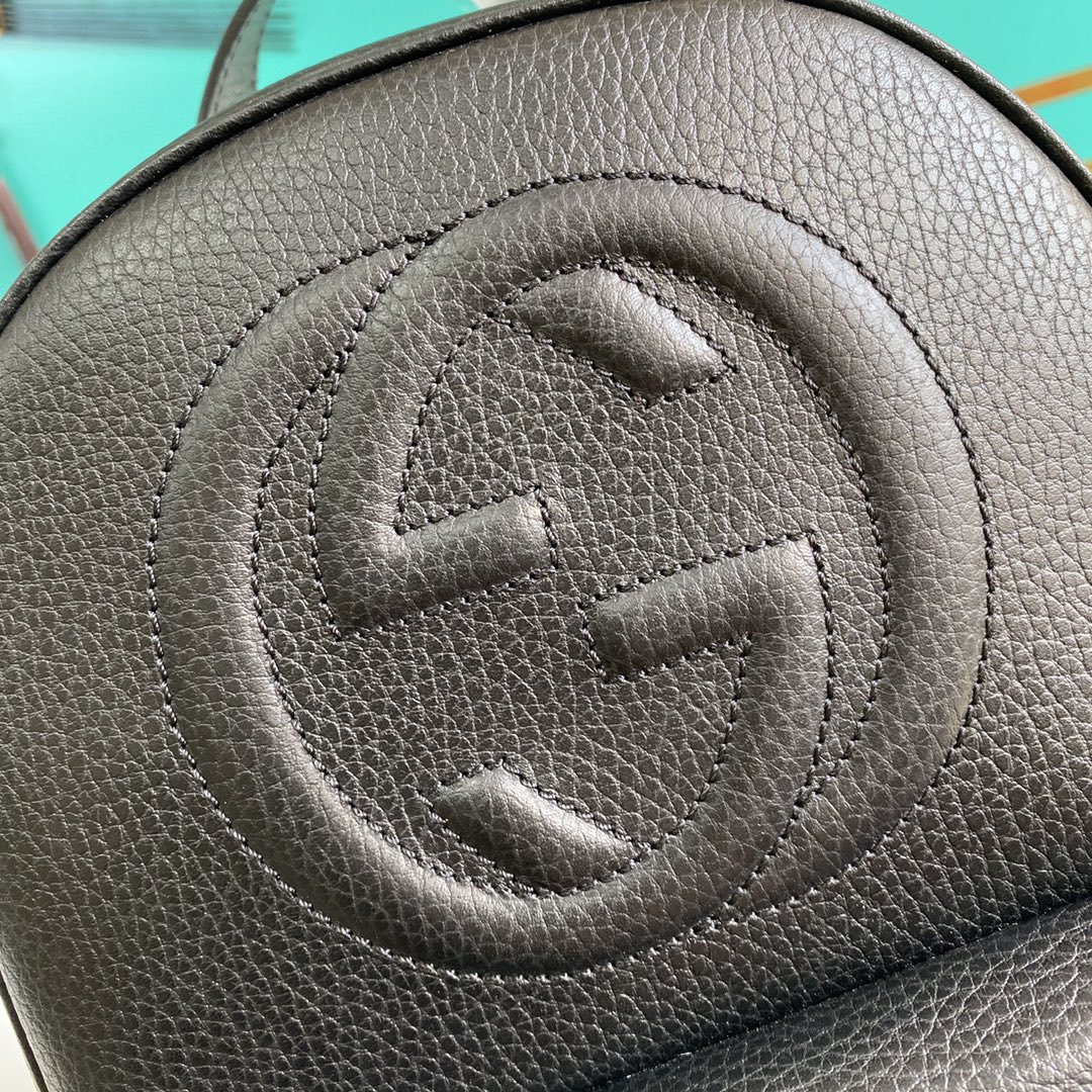 Gvc*1 soho leather chain backpack black 431570 22.5 x 31 x 9.5 cm