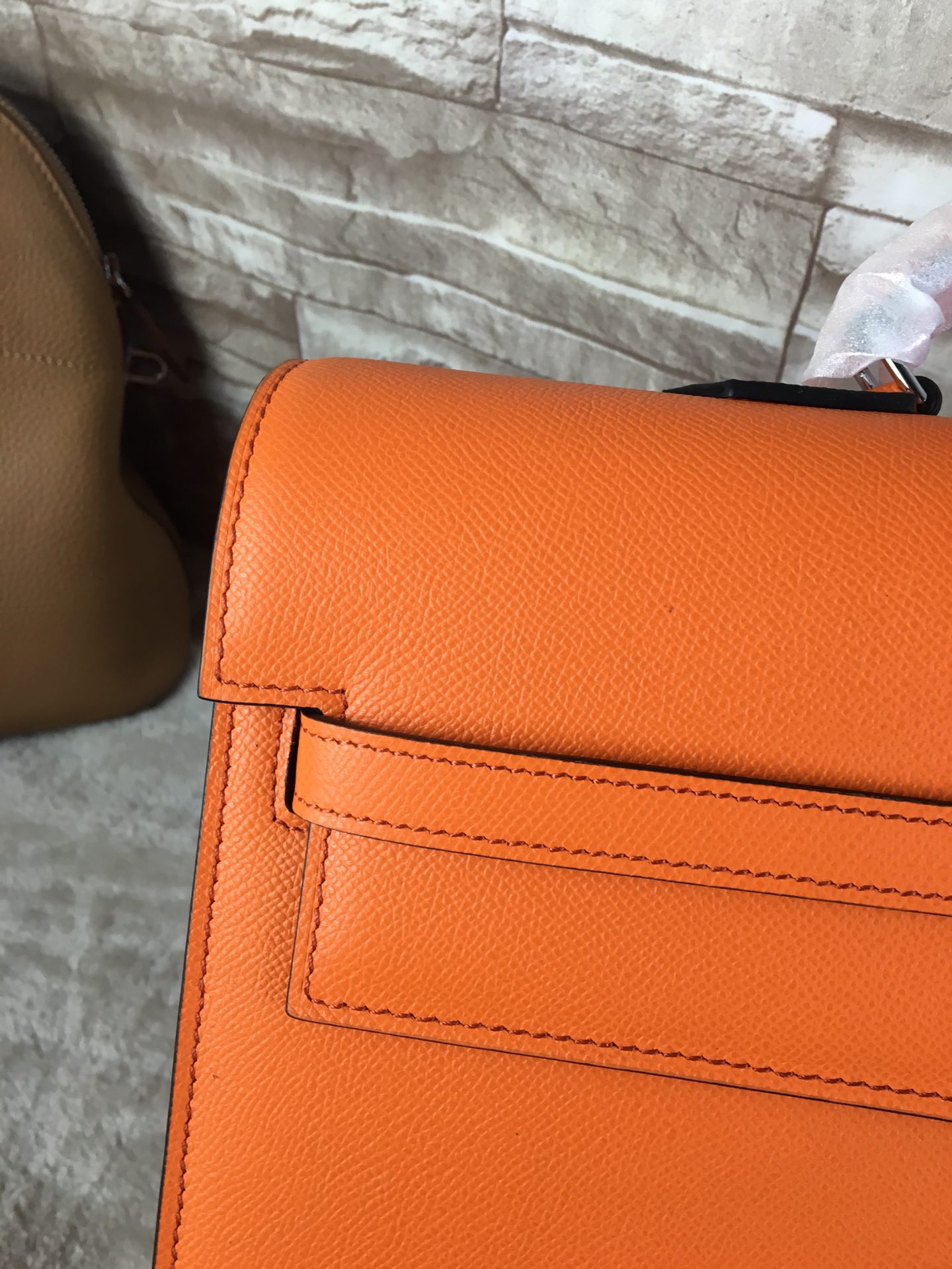 H**me5 kelly depeche briefcase epsom gold hardware orange 38 cm
