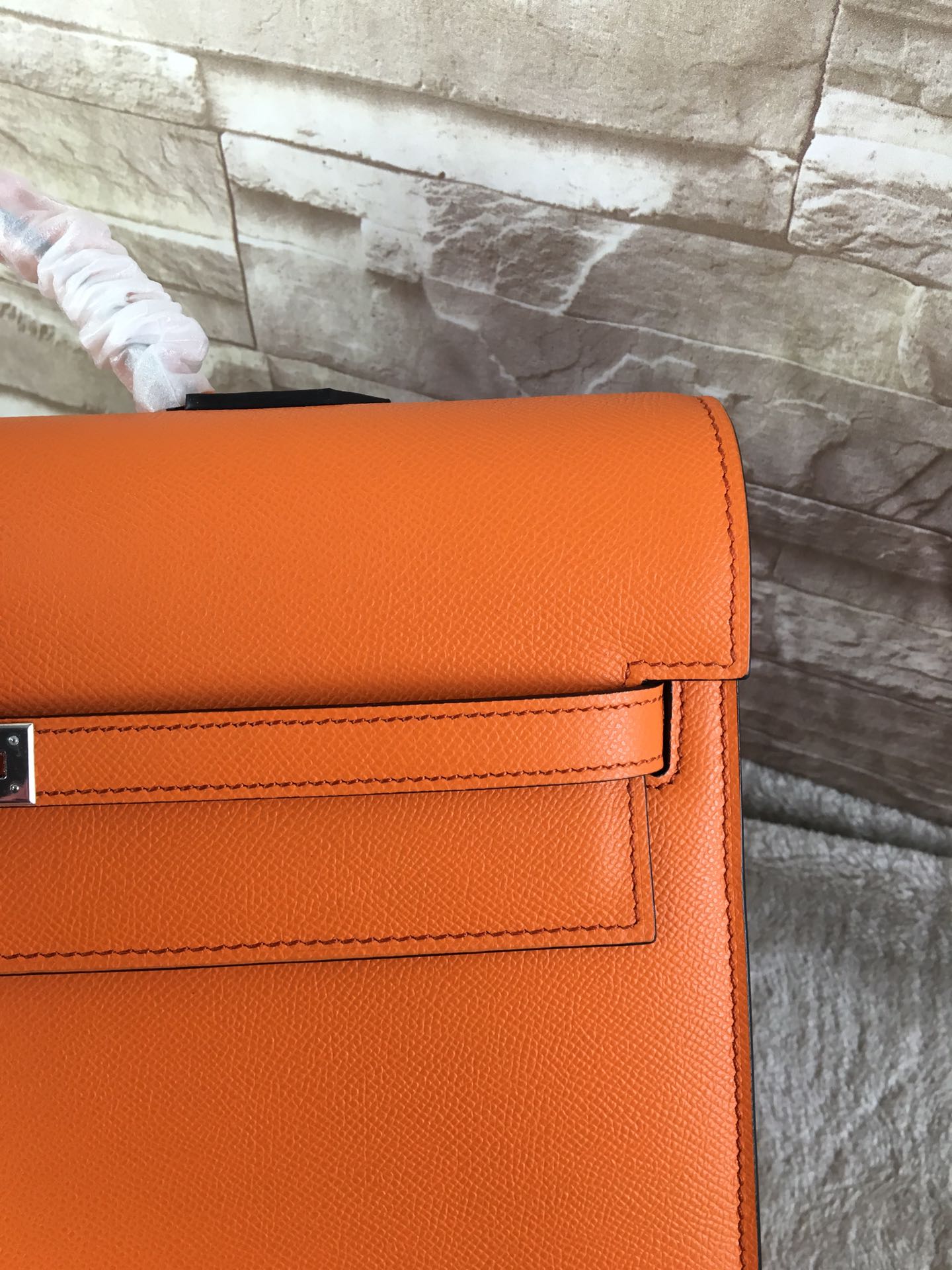 H**me5 kelly depeche briefcase epsom gold hardware orange 38 cm