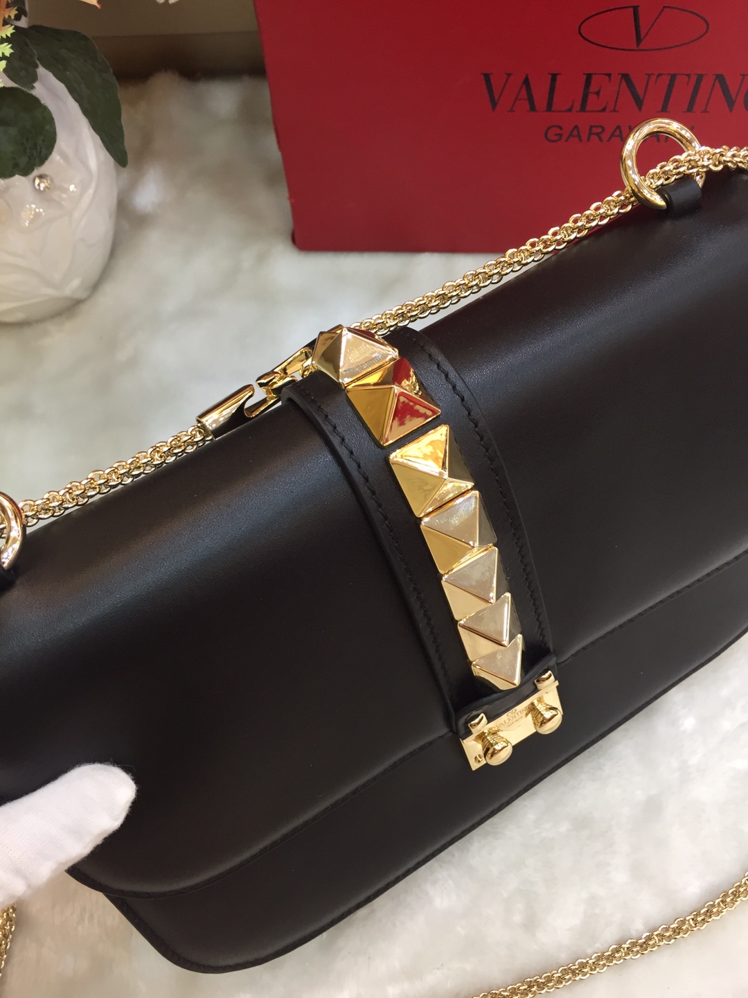 Va1e*ntin0 garavani pre-owned 2010s rockstud shoulder bag leather black 344280 26 × 8 × 18 cm