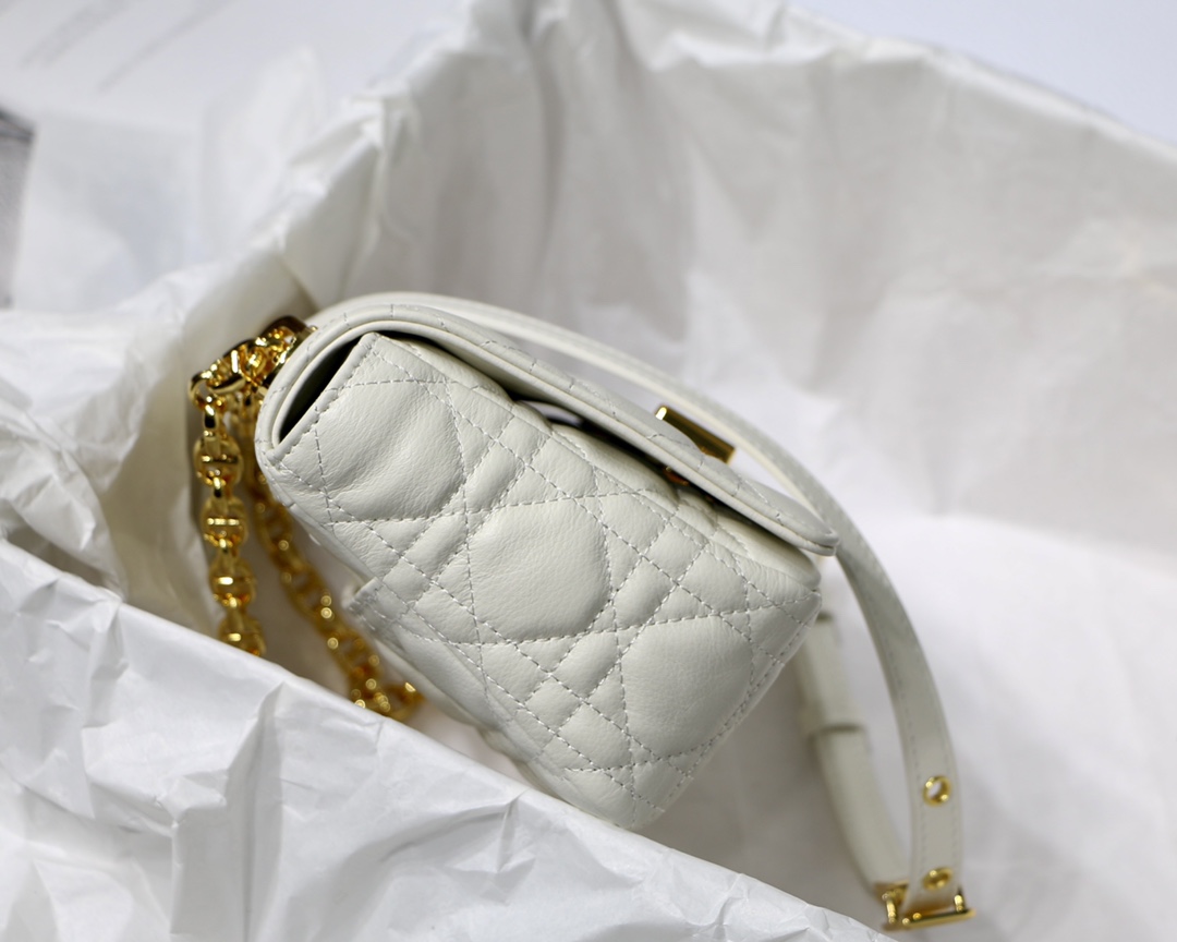 d10r small caro bag S*pple cannage calfskin white m9241 20 x 12 x 7 cm
