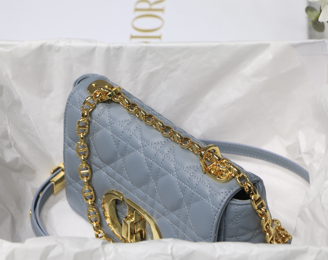 d10r small caro bag S*pple cannage calfskin sky blue m9241 20 x 12 x 7 cm