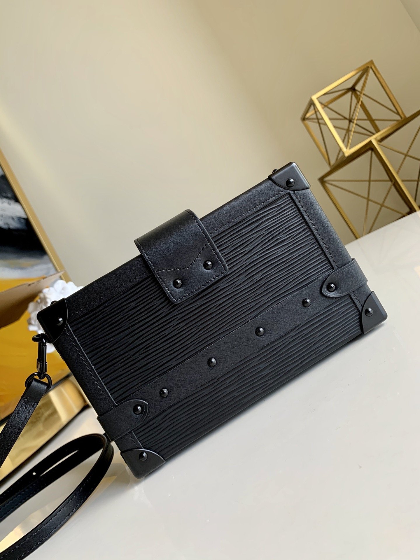 l0vis Vvtt0n petite malle bag all black epi leather m55859 20 x 12.5 x 5 cm