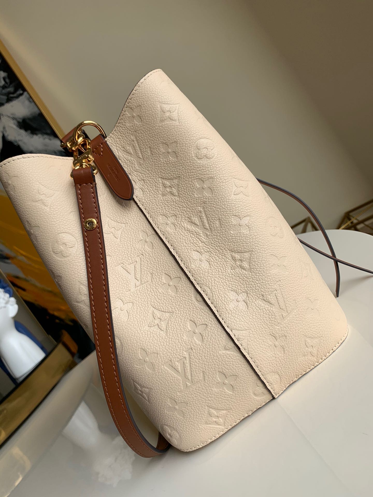 l0vis Vvtt0n nÉonoÉ mm monogram empreinte leather creme m45256 26 cm