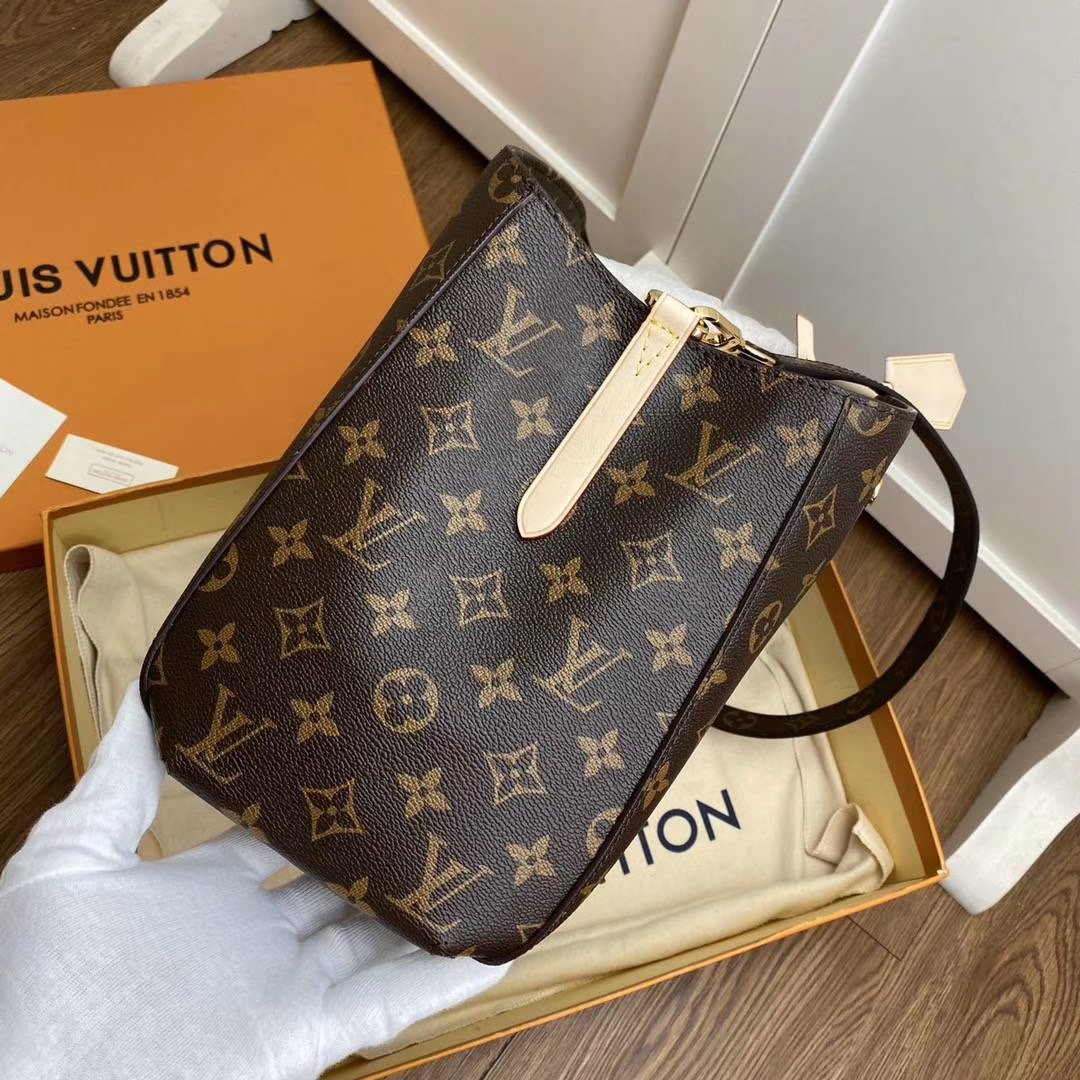 l0vis Vvtt0n montaigne mm monogram canvas m41056 33 x 23 x 15 cm