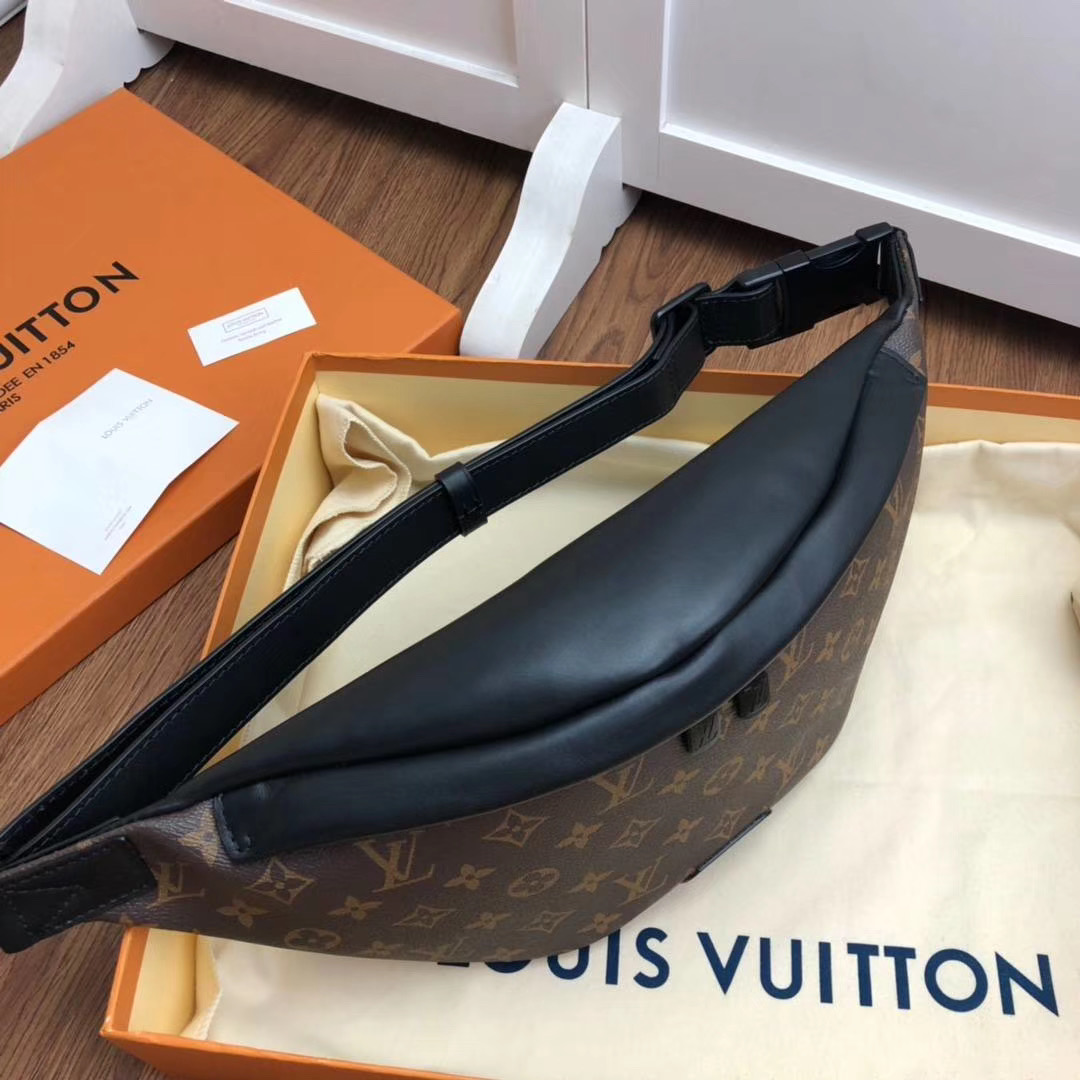 l0vis Vvtt0n discovery bumbag monogram eclipse canvas brown m44336 47  cm