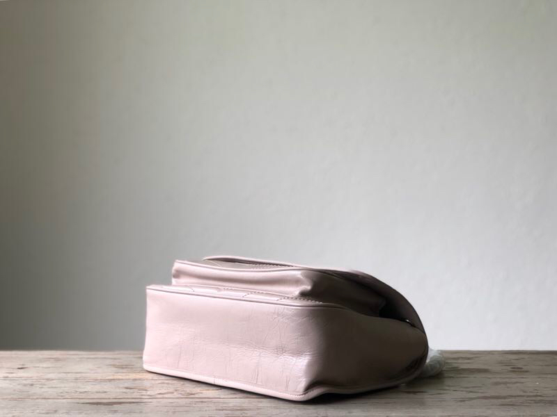 Y51 niki medium crinkled vintage leather beige 4988940 28 x 20 x 8 cm