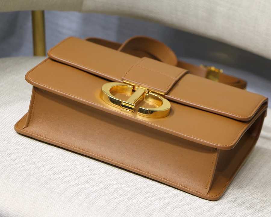 D10r 30 montaigne m9030 in brown