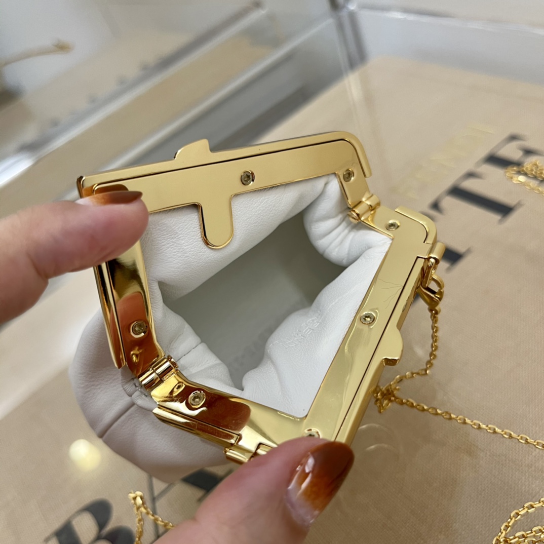 F**di nano first charm nappa leather white 7as051 11.5 x 5.5 x 10 cm