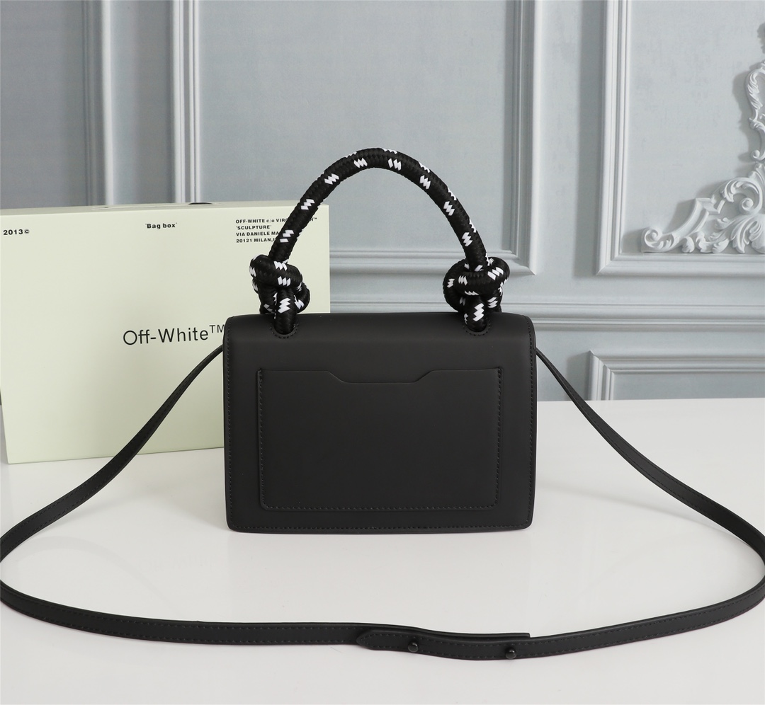 OFF WHITE 1.4 Jitney Gummy Bag Rope Handle Black 14756873 22 × 16 × 7 cm