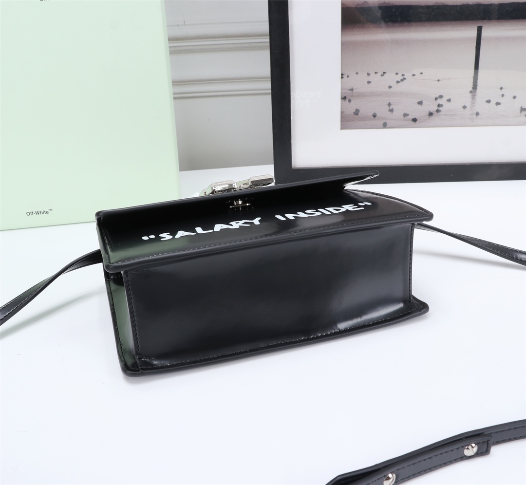 OFF WHITE 1.4 Quote Jitney Bag Leather Black 22 x 14 x 7 cm