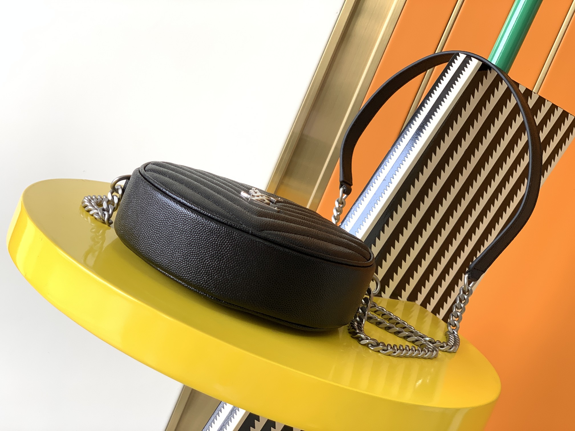 Y51 vinyle round camera bag in chevron-quilted grain de poudre embossed leather silver metal 6104361 17 x 17 x 5.5 cm