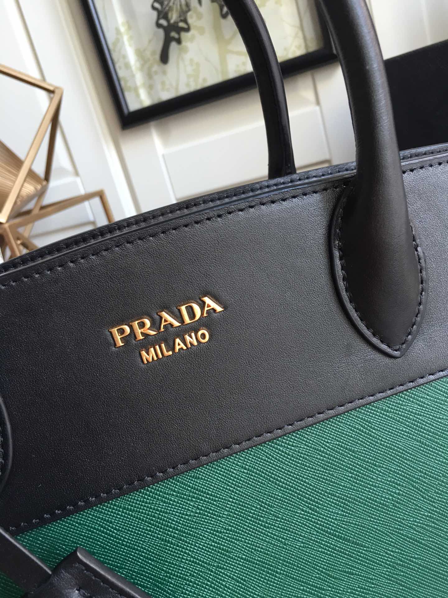Pra*a medium esplanade bag leather green/black 30 x 22 cm