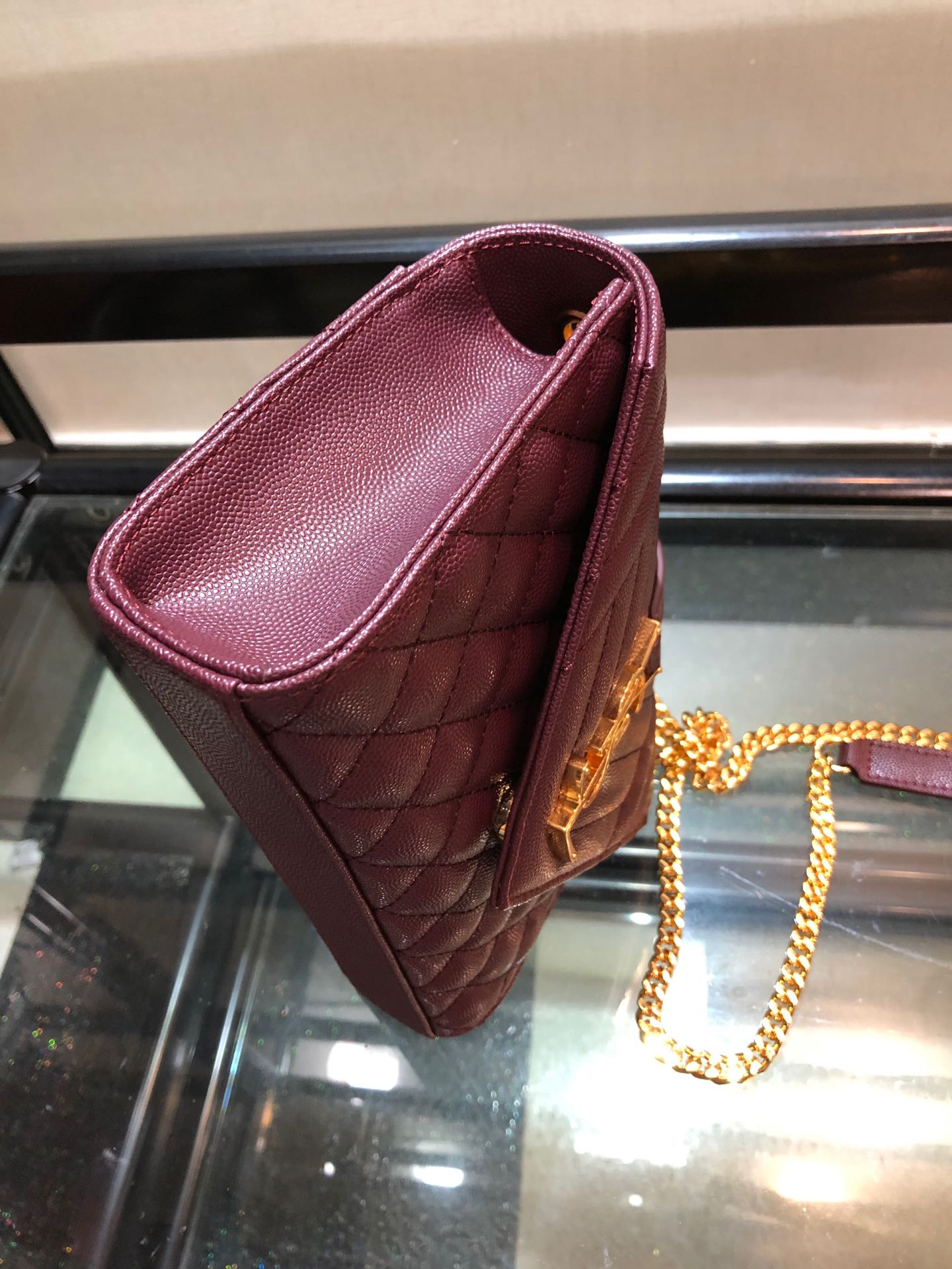 Y51 envelope small bag in grained leather burgundy 600195 21 x 13 x 6 cm