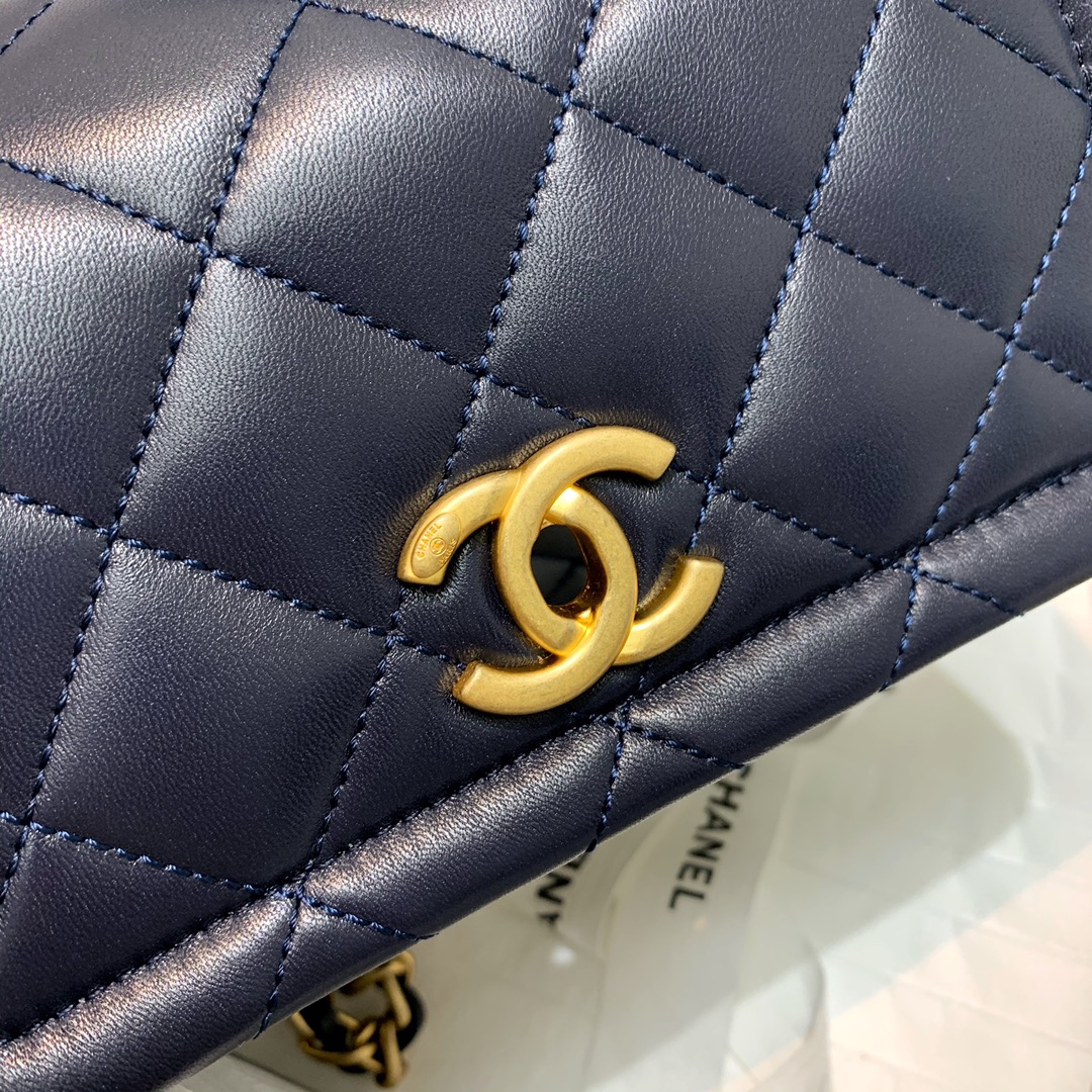 Ch**el small retro flap button bag in leather navy as2054 19 x 16 x 6.5 cm