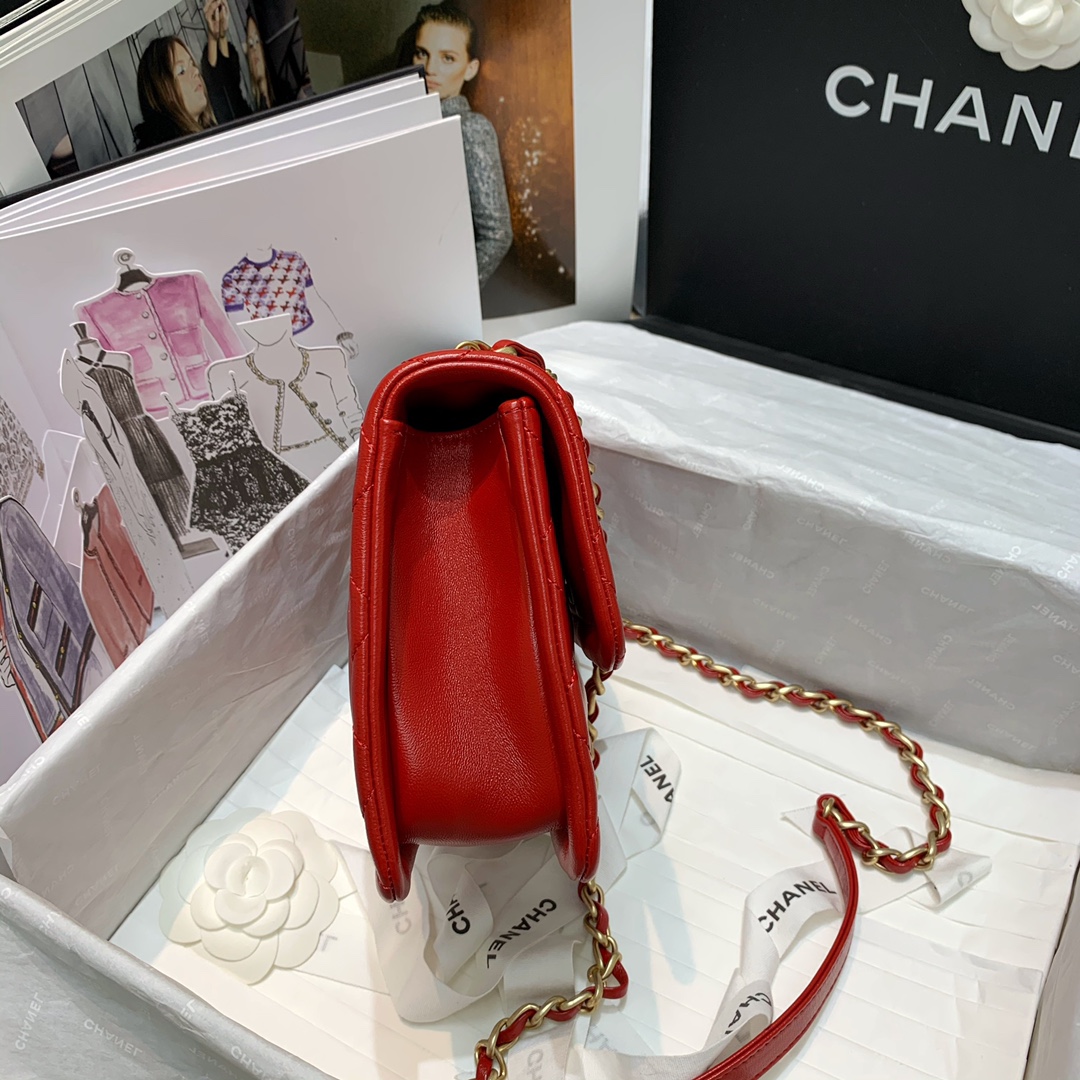 Ch**el small retro flap button bag in leather red as2054 19 x 16 x 6.5 cm