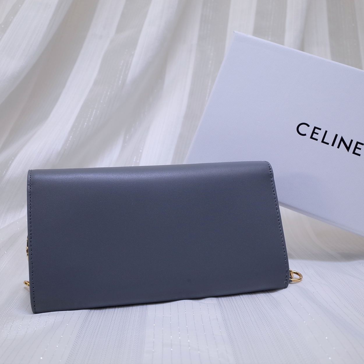 Ce1i*e c wallet on chain in leather lavender 19 x 9 cm