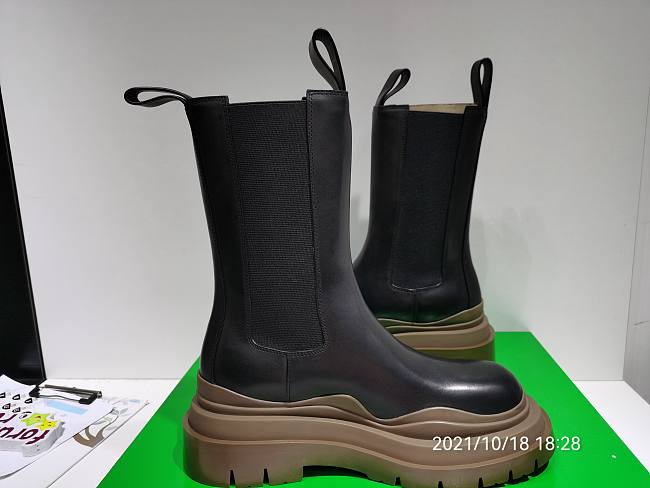 b0tt*ga Ven*ta boots in black/ brown