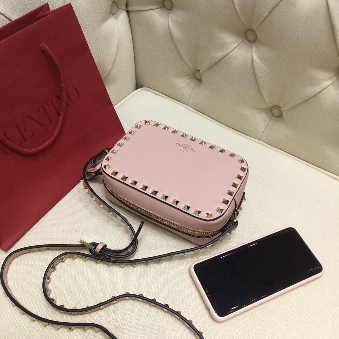 Va1e*ntin0 small rockstud grainy leather crossobody bag pink vw2b0809 18 x 6 x 12 cm