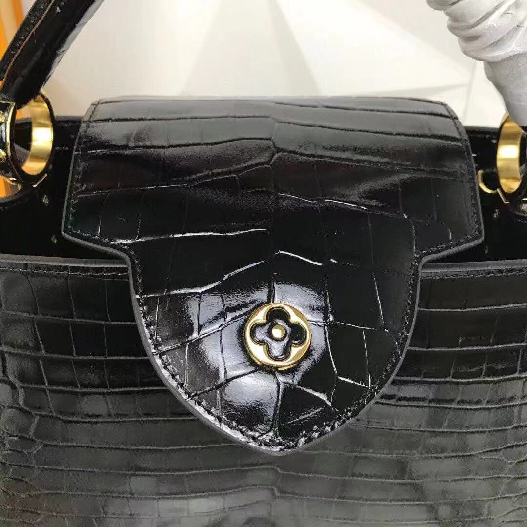 l0vis Vvtt0n capucines in crocodile leather 31 x 20 x 11 cm