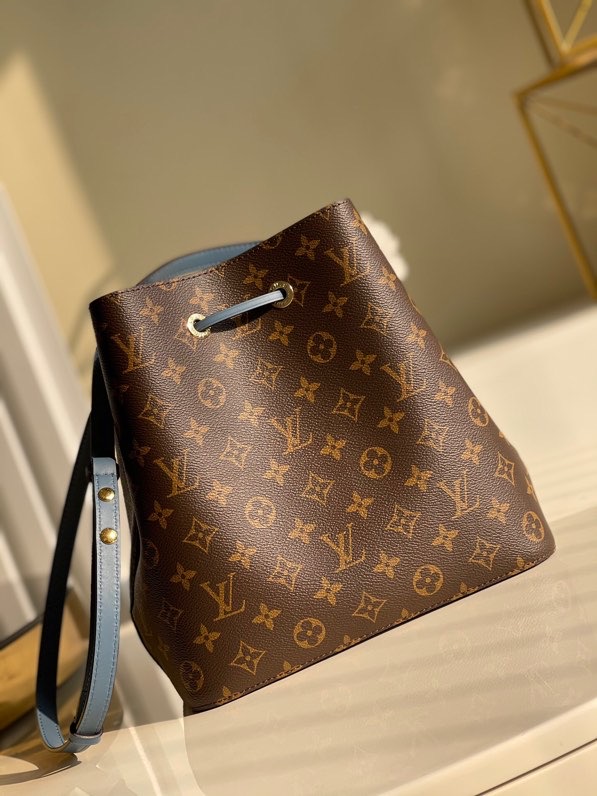 l0vis Vvtt0n néonoé mm monogram canvas blue m44020 26 cm