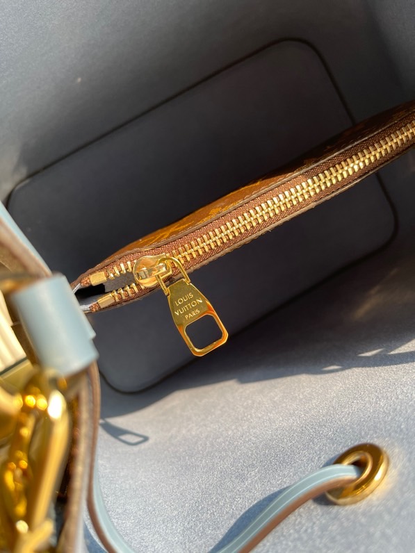 l0vis Vvtt0n néonoé mm monogram canvas blue m44020 26 cm