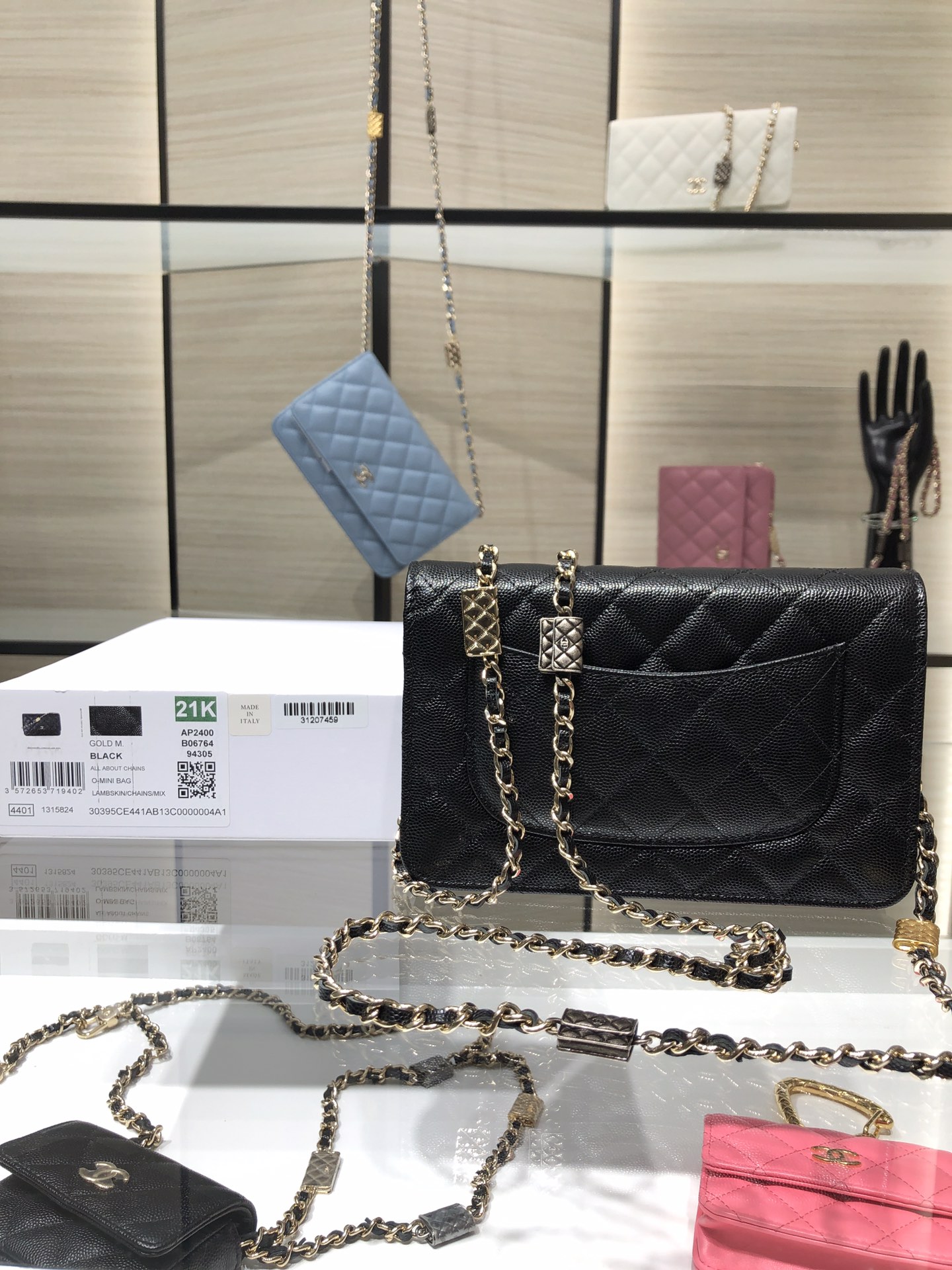 Ch**el wallet on chain black ap2400 19cm