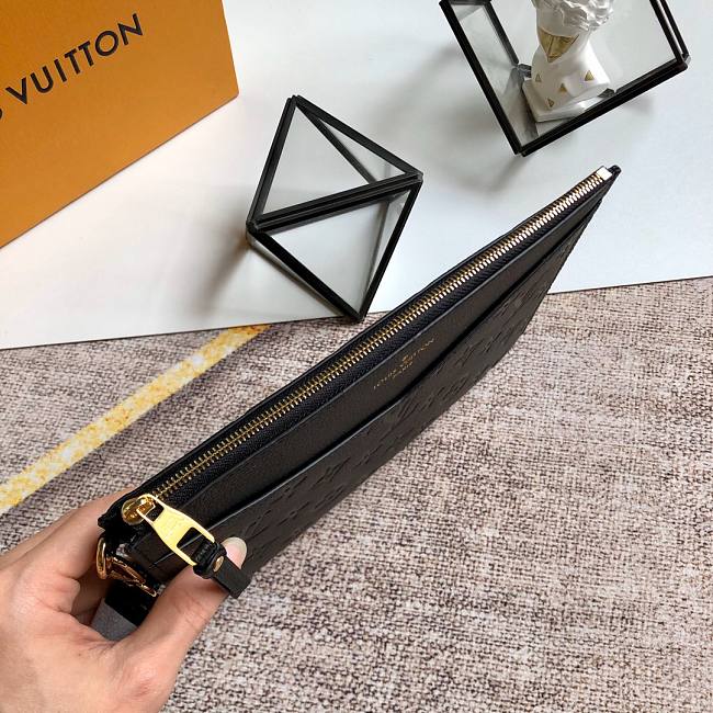 l0vis Vvtt0n pochette melanie mm black m68705 23 x 16 x 2 cm