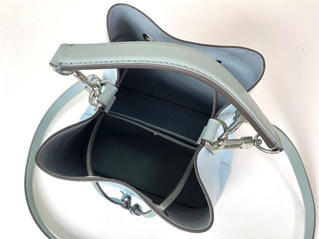 l0vis Vvtt0n neonoe bb light blue m56212 20 cm