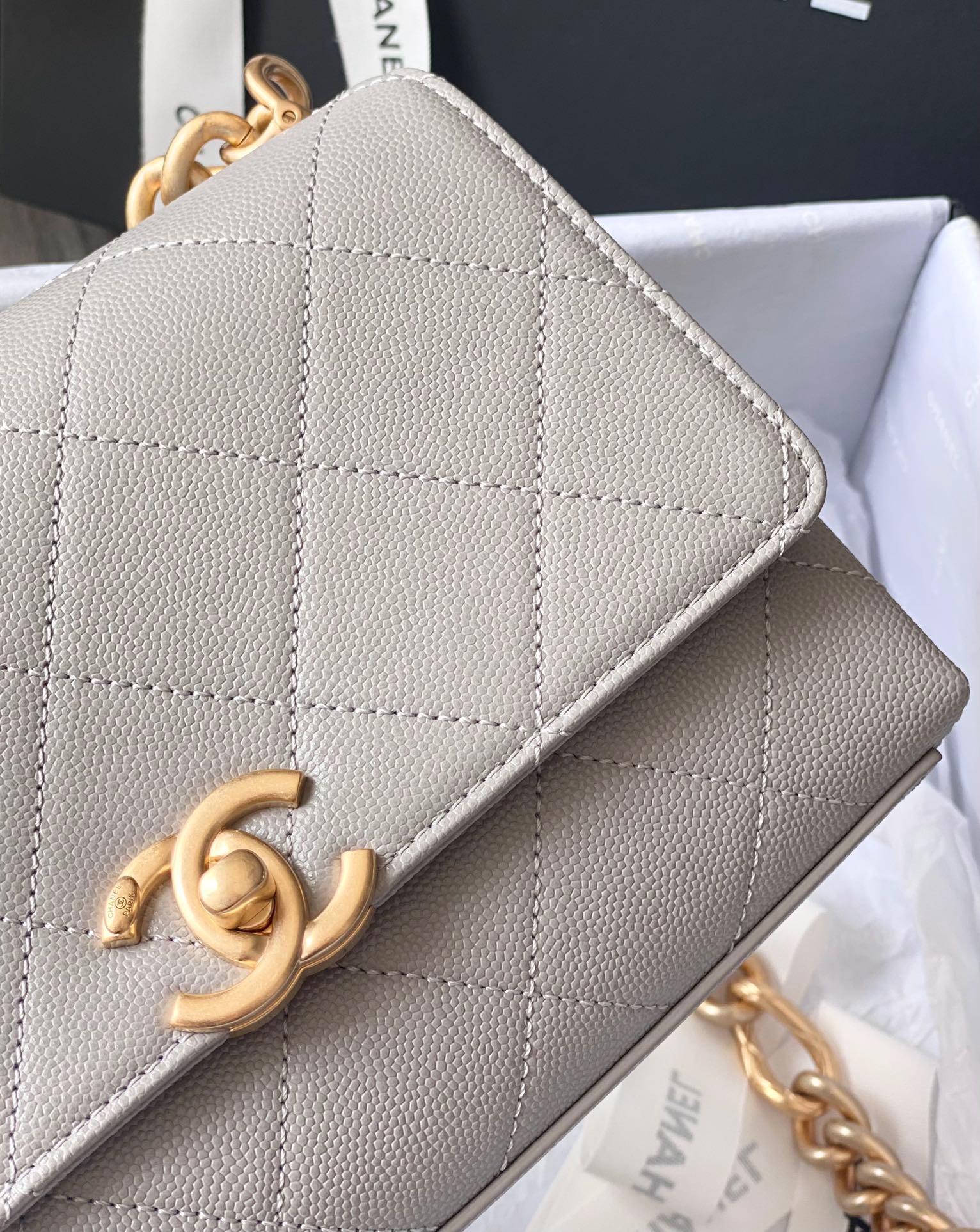 Ch**el mini flap bag gold-tone metal light gray as2711 19.5 x 14 x 9 cm