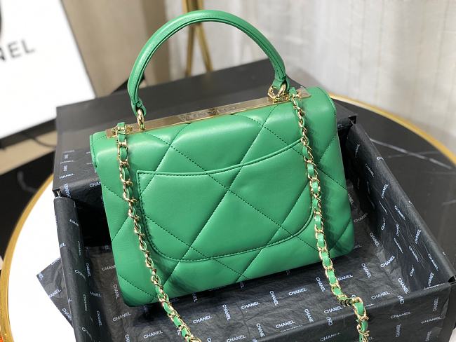 Ch**el small flap bag with top handle green a92236 25cm