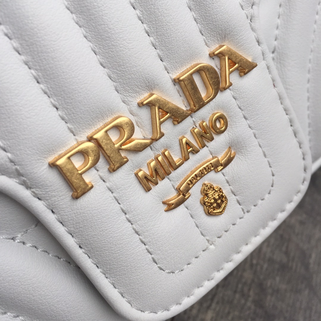 Pra*a medium leather diagramme bag white  1bd108 24 x 14 x  6 cm