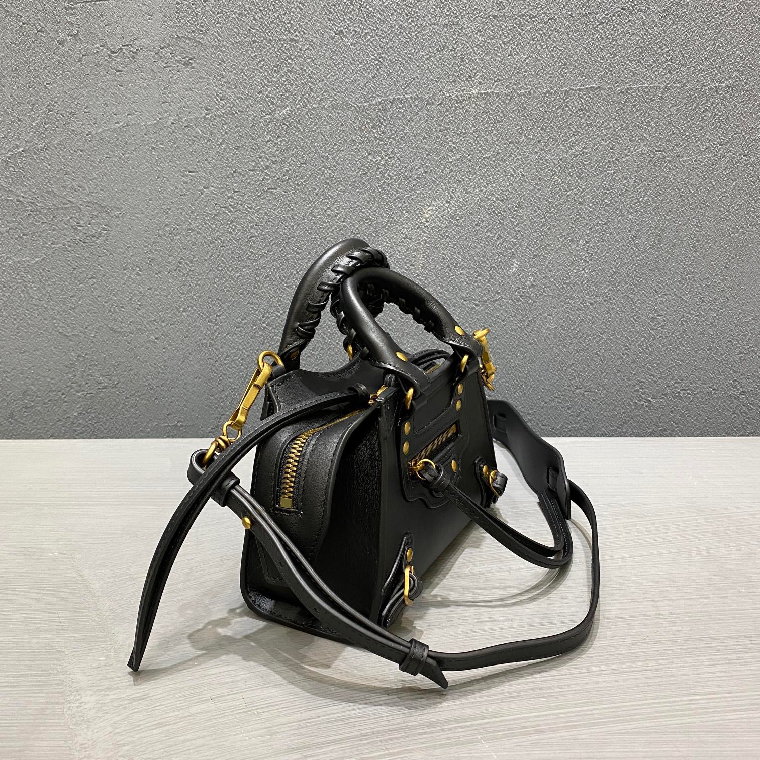 Ba1en*iaga mini neo classic top handle bag black 63852411r57 22 x 14 x 11 cm