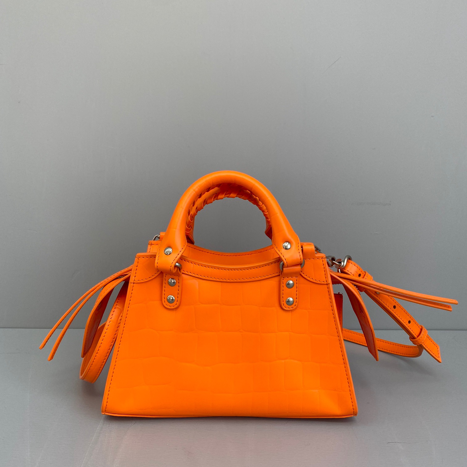 Ba1en*iaga small neo classic top handle bag crocodile leather neon orange 63852115v67 33 x 21 x 16 cm