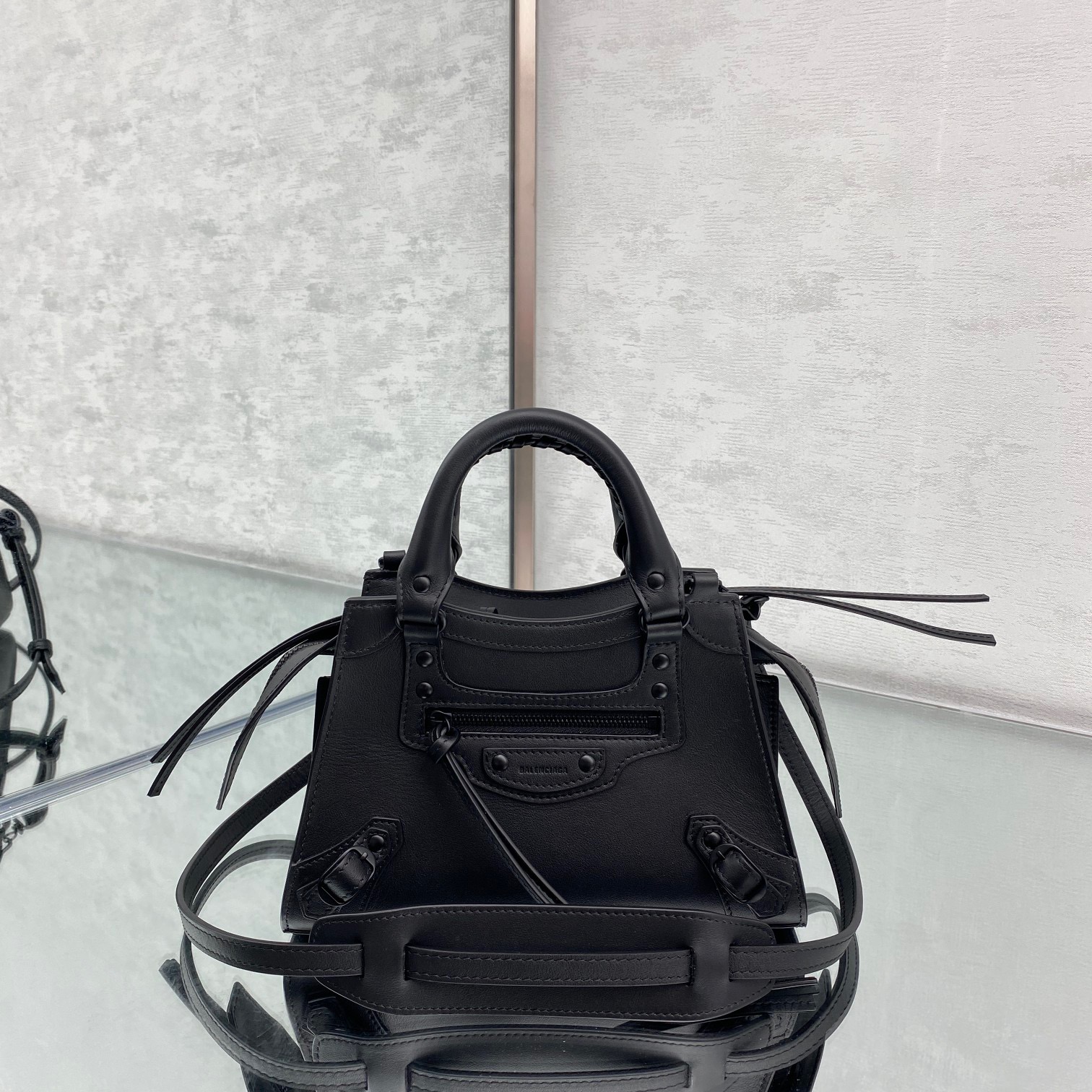 Ba1en*iaga small neo classic top handle bag full black 63852111r57 33 x 21 x 16 cm