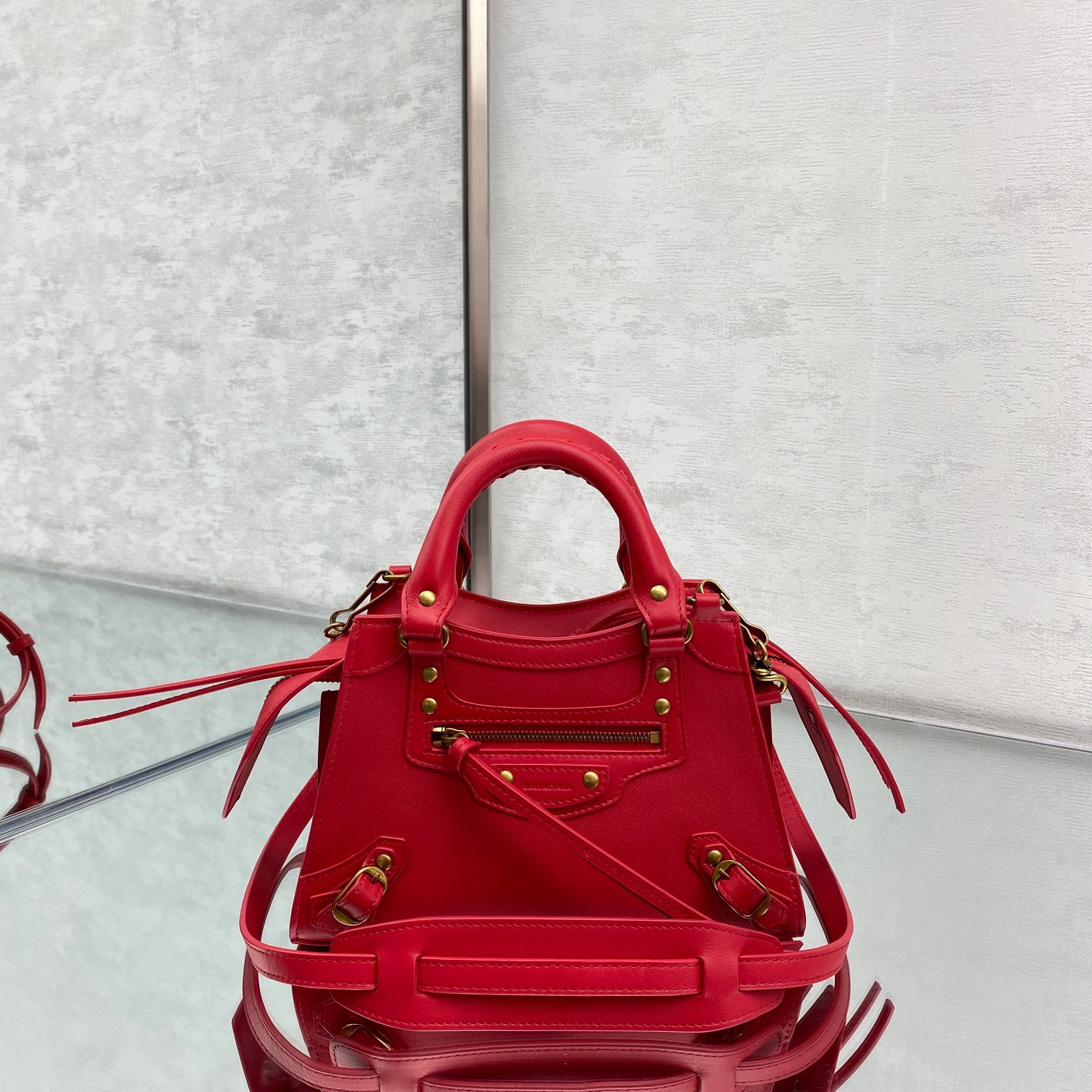 Ba1en*iaga small neo classic top handle bag red 63852111r57 33 x 21 x 16 cm