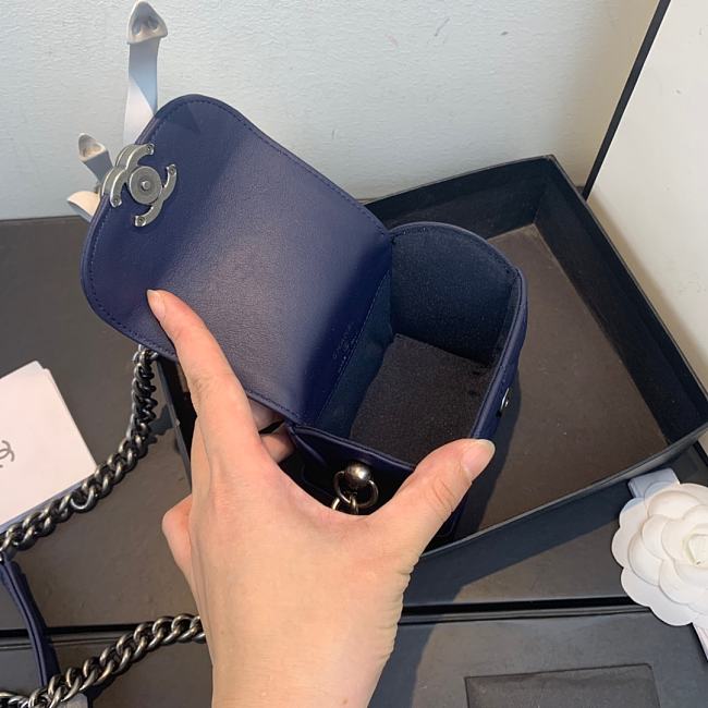 Ch**el mini quilted leather crossbody bag blue as1169 19 x 12 x 9 cm