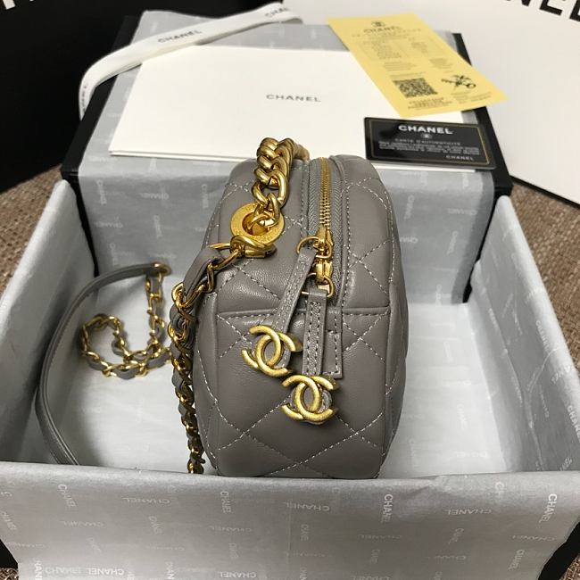 Ch**el lambskin studded logo camera case gray as1511 13 x 20 x 5 cm