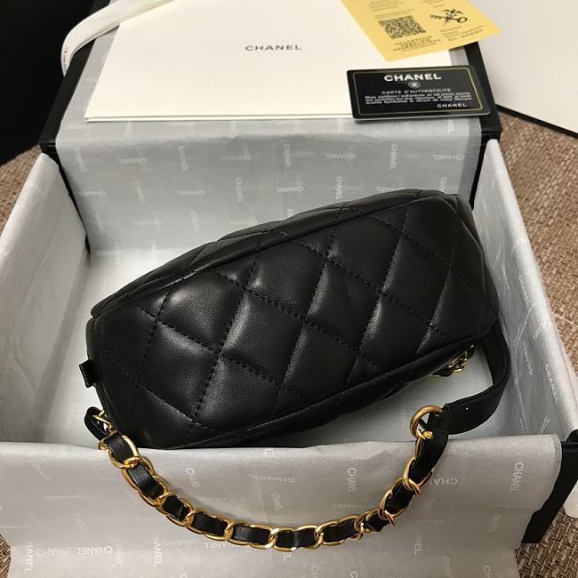 Ch**el lambskin studded logo camera case black as1511 13 x 20 x 5 cm