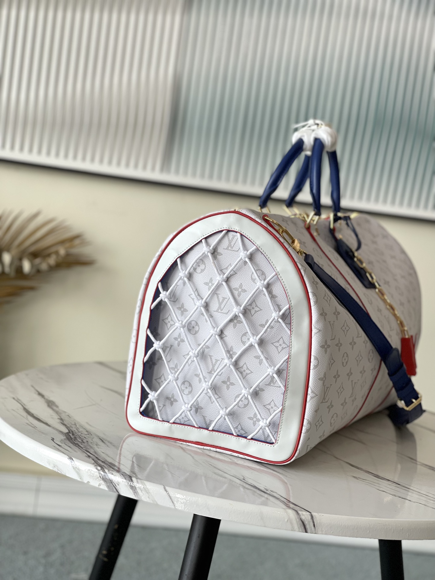 l0vis Vvtt0n lvxnba basketball keepall white m45586 55 x 27 x 20 cm